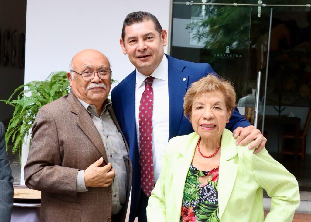 Horas antes de ser designado Coordinador Estatal de la Cuarta Transformación en Puebla, le hicimos notar al senador Alejandro Armenta Mier, que no abandone su aguerrido espíritu que le caracteriza, para buscar el beneficio de los poblanos.