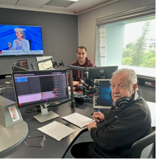 1395FIVEAA's tweet photo. NOW: KG Cunningham & @samtugwell_15
with the Sunday Roast taking yr calls on 8223 0000. #sundayroast #fiveaa #Sunday #sportstudio https://t.co/YNhtNAcFyx