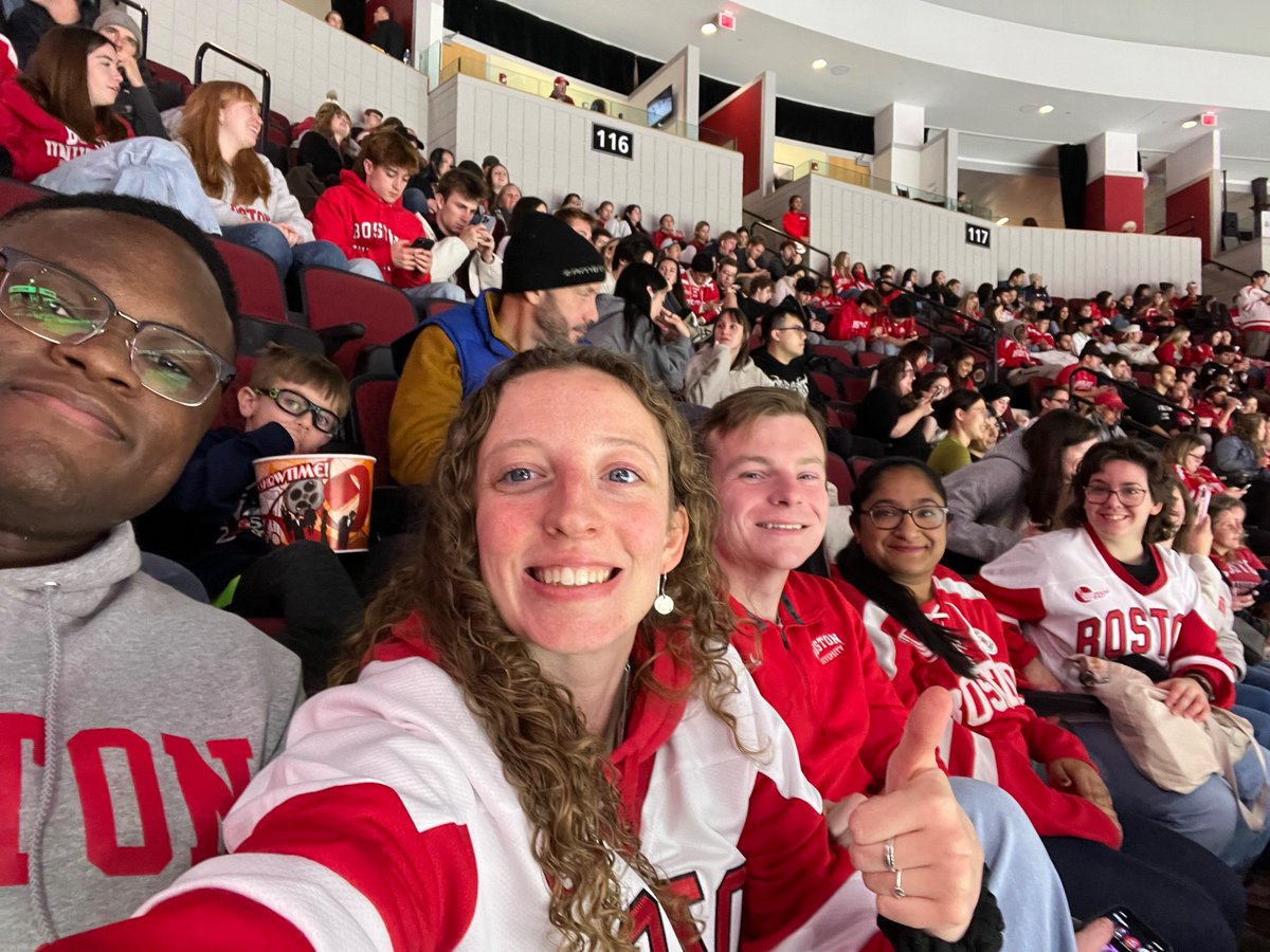 Lni4818's tweet photo. Go Terriers! Great national anthem today too 🇺�� #HeroesDay #pepsifanphoto @AgganisArena https://t.co/2HHDo9q780