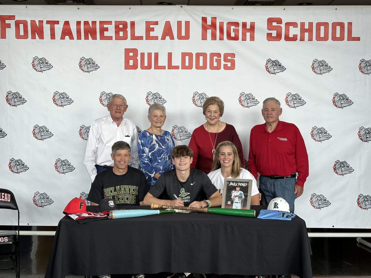 FHSdawgbaseball's tweet photo. It’s OFFICIAL!!!! @CarterHurley2 @BelhavenBSB #DAWGS https://t.co/fUwPLbtKqD