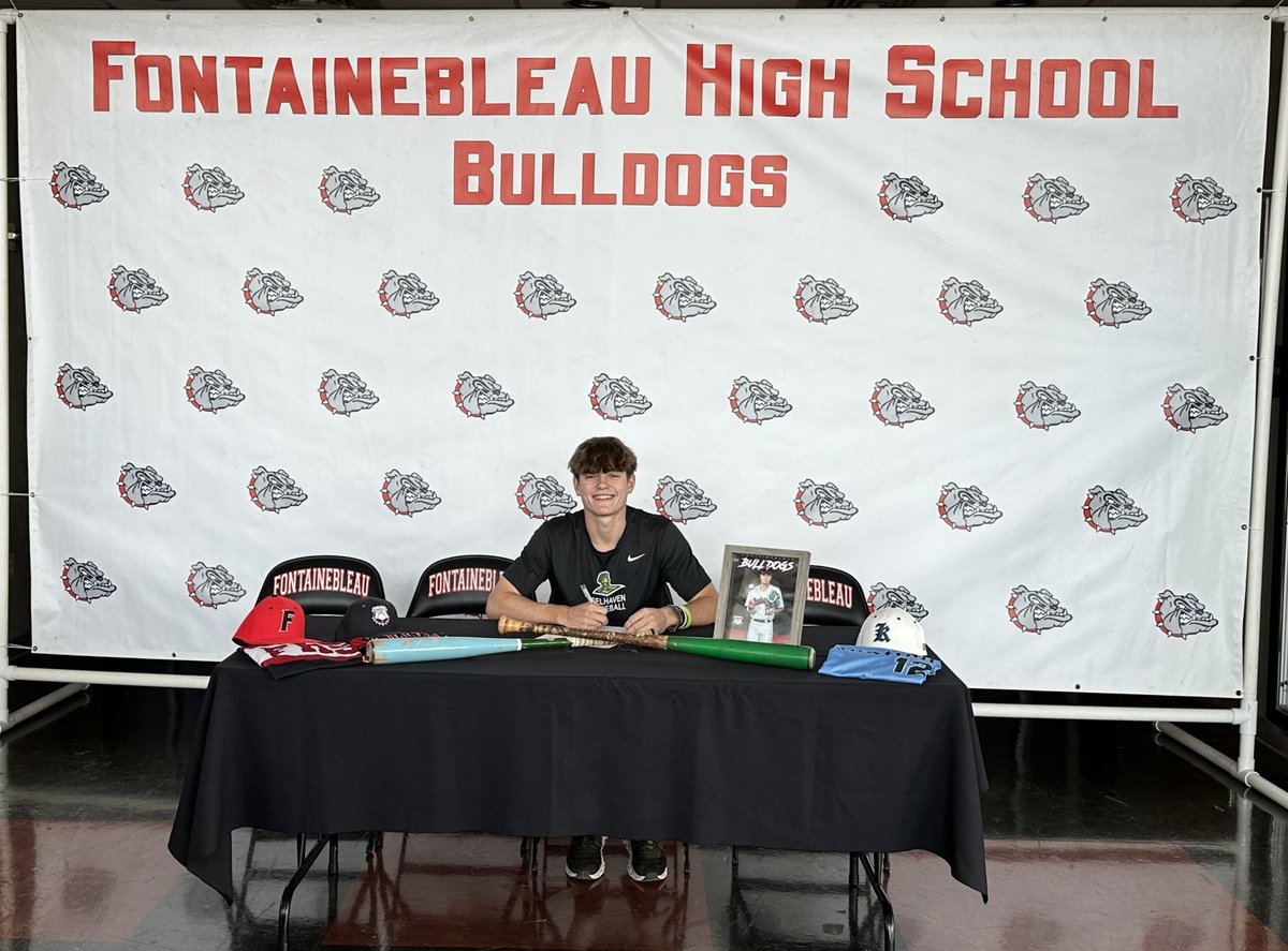 FHSdawgbaseball's tweet photo. It’s OFFICIAL!!!! @CarterHurley2 @BelhavenBSB #DAWGS https://t.co/fUwPLbtKqD