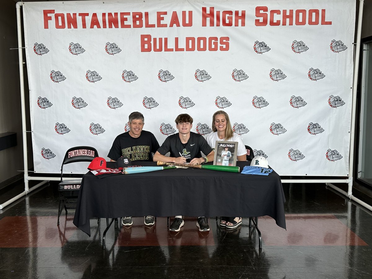 FHSdawgbaseball's tweet photo. It’s OFFICIAL!!!! @CarterHurley2 @BelhavenBSB #DAWGS https://t.co/fUwPLbtKqD