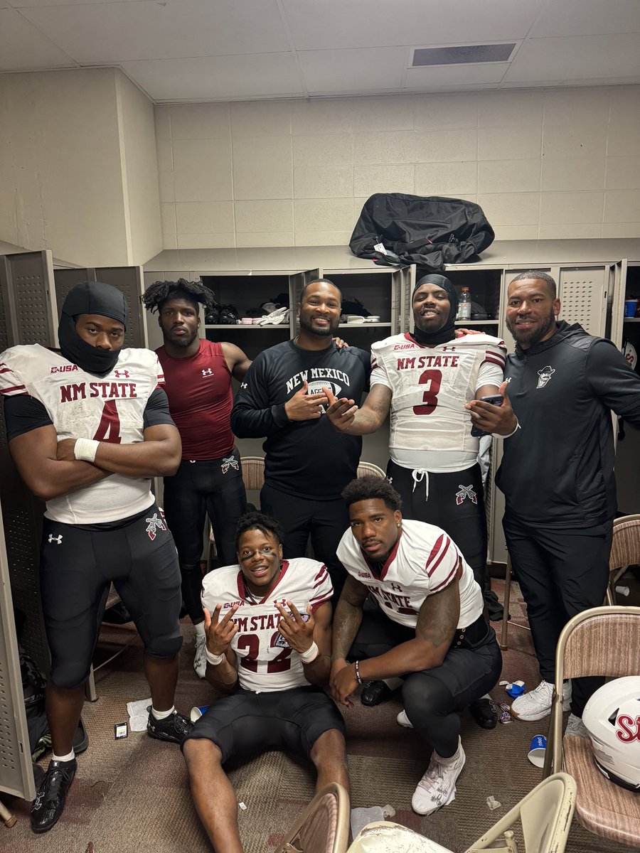 Star4Thomas's tweet image. I can’t think of a rb room better said in the most humblest way #DATPART #DaDUMBWAY👿