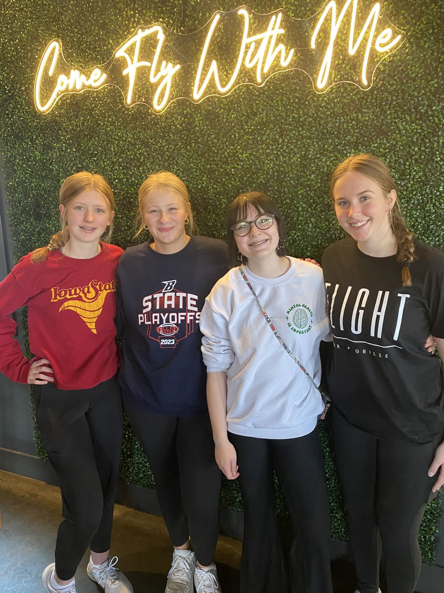 Some of our awesome Stomp Out Stigma members volunteering at Flight’s Veteran’s Breakfast this morning. Thank you to everyone who has served and to Flight for hosting such a great event! #youmatter #VeteransDay