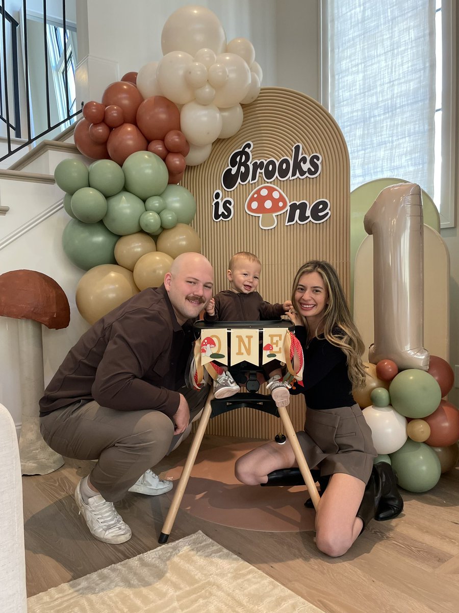 Our baby turned one today 😭  Happy Birthday Brooks!!! <a href="/Burgatron13/">Jake Burger</a>