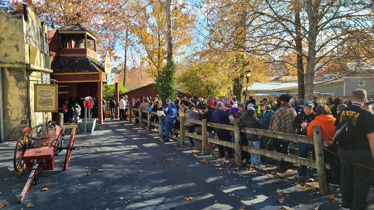ACE_HoA's tweet photo. Farewell ERT on the original Fire in the Hole. This ol' gal has been a #CoasterChristmas staple. We'll sure miss her, but look forward to making memories on the new Fire in the Hole for years to come.  #RideWithACE @SDCAttractions https://t.co/mljMt6YO3o
