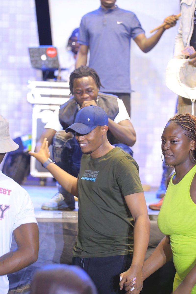dismusatukwase's tweet photo. The headliner of the #ComedyStoreInTooro - @AlienSkinUg.
Buhinga Stadium Fortportal that's it, thanks ๐ @BoonaFm ๐ https://t.co/R9F1hM2AkK