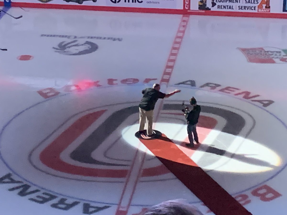 Mavpuck's tweet image. Great to have you back @HockeyDad1493! 💪🏻🏒