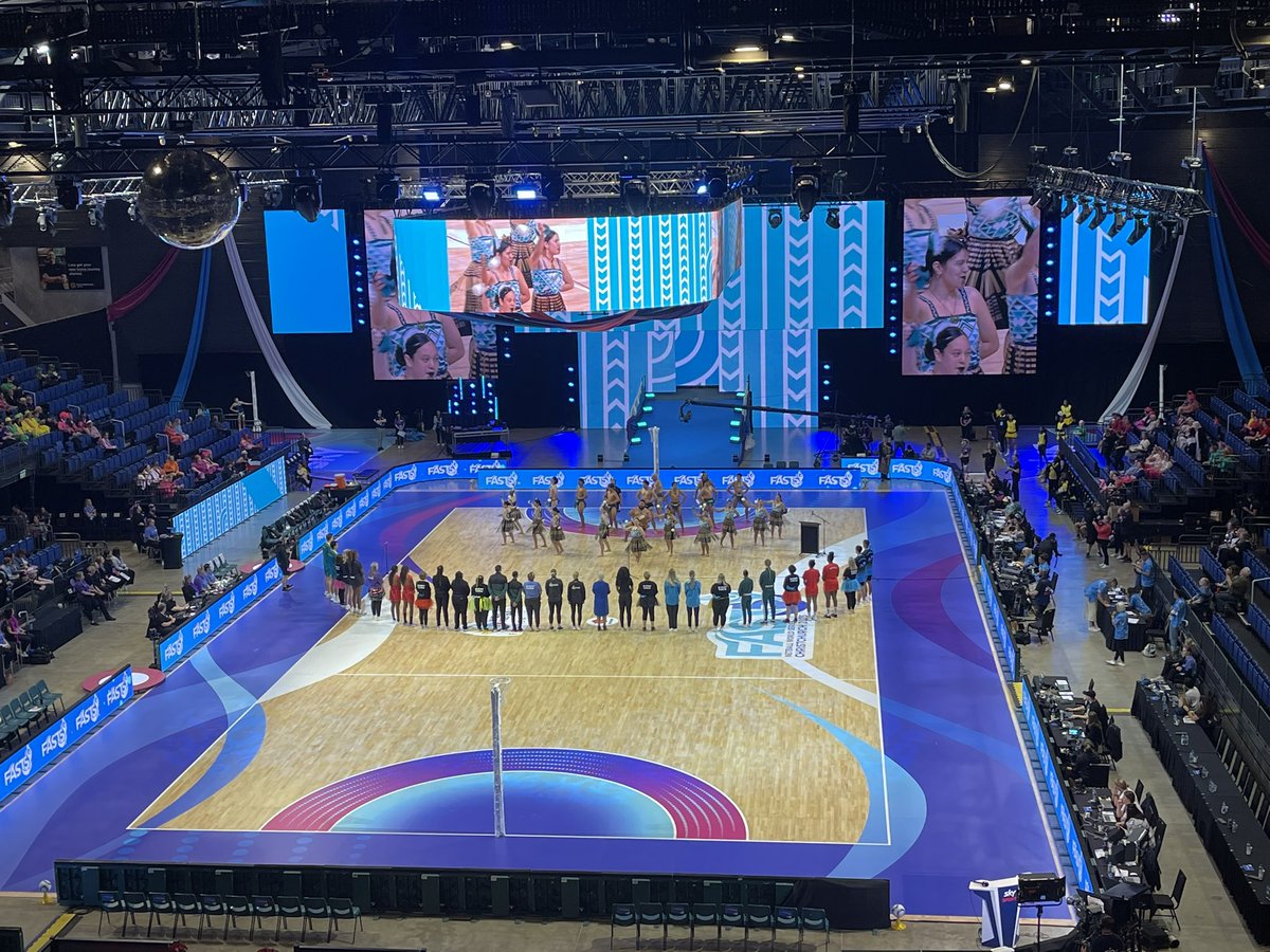 <a href="/NetballAust/">Netball Australia</a> 2nd and final day at #FAST5NETBALL. Great to see the incredible young talent mixed with a splash of experience coming through for all countries.