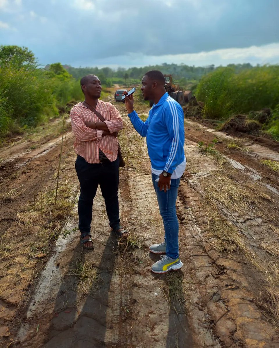 obynoclass's tweet image. Supervising a project is one of my best moment. It&apos;s usually the practical part of a plan where detailed execution is needed. 

Who can guess what I was telling my team member?

#successmindset #sitesolutions #konvivglobal #konvivconstructions