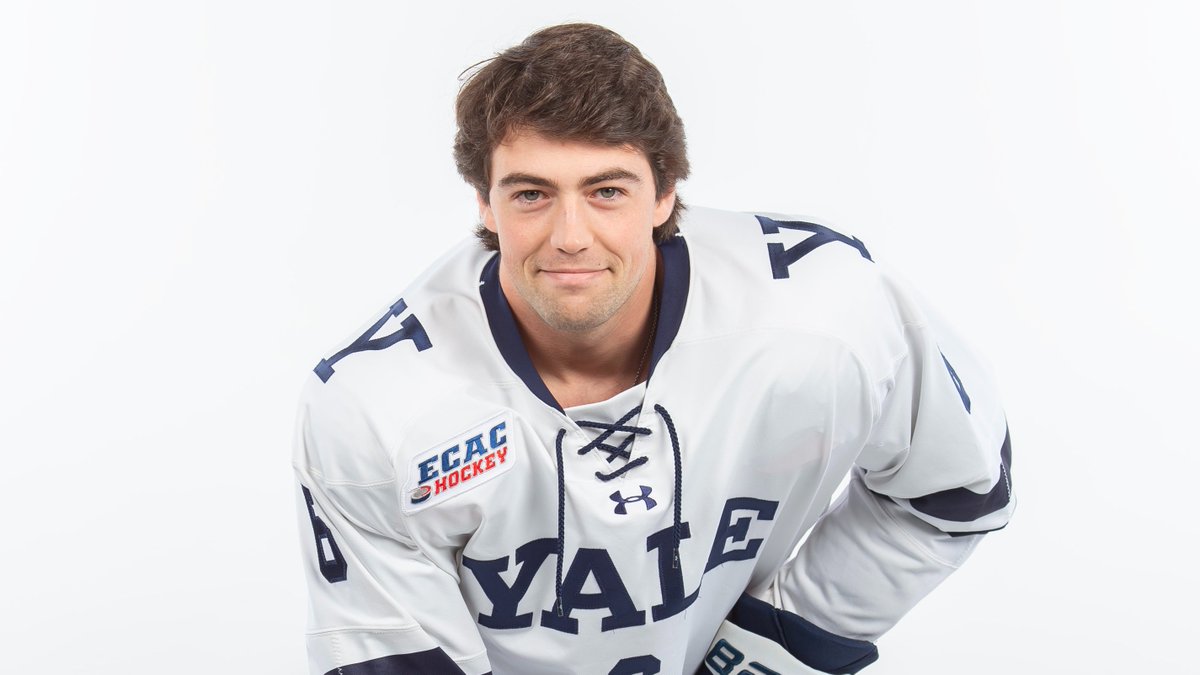 YaleMHockey's tweet photo. 🚨 P2, 18:47 | Sully on the PP! 

Quinnipiac leads 3-1. https://t.co/BVrenUUGbt