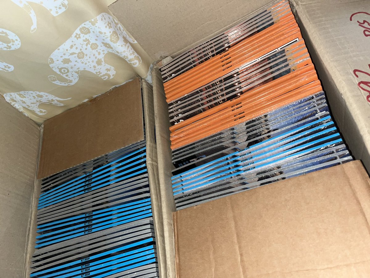 taeoxoscart's tweet photo. WTS LFB PH (help rt pls 🥹)

NCT Dream ISTJ Sealed Photobook albums
- ₱200 ea, ₱190 if payo

- can choose ver (introvert, extrovert)
- onhand
- 200 pcs available
- discounts if buying bulk
- dop: Nov 19

reply or dm @taeoxoscart_ to buy! https://t.co/cf2zpGa8It