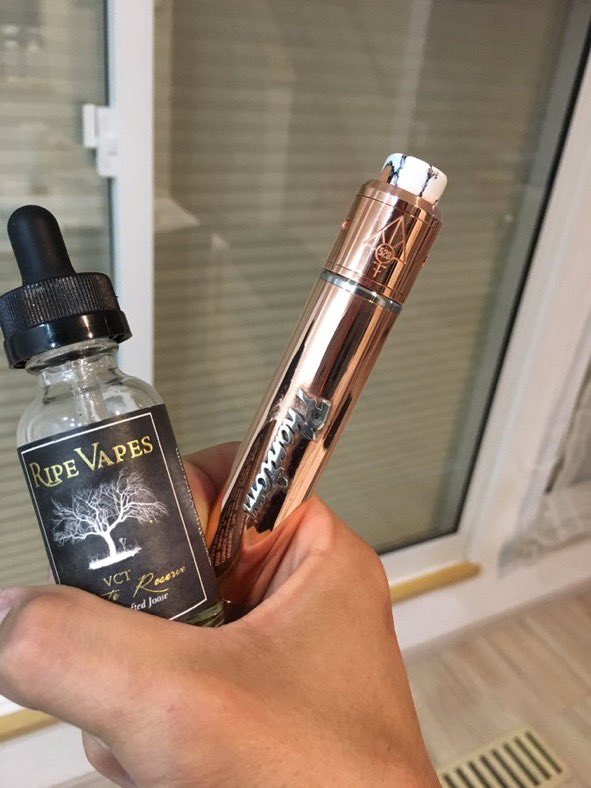 yamadasan_VAPE's tweet photo. pico写っちゃってるしもう無いけど。
#一日遅れた
#チューブの日
#VAPE
#phantomV2 https://t.co/Z2OaSJ9649