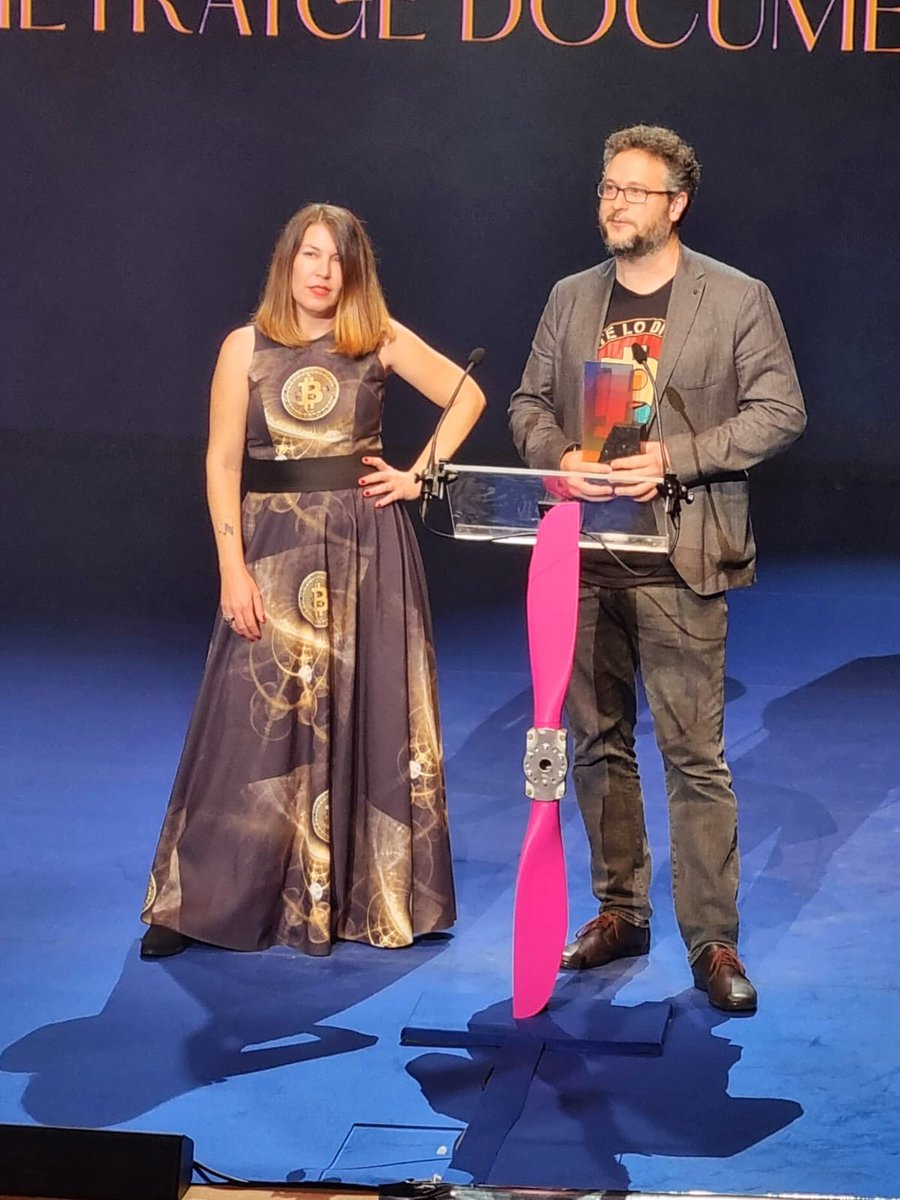 AnaRamonRubio's tweet image. 💣 💣 💣 BULL RUN MEJOR DOCUMENTAL Y MEJOR CANCIÓN EN LOS PREMIOS BERLANGA 💣 💣 💣 Mil gracias @avav_valencia 🚀 #tothemoon #Bitcoin @COSABONAFILMS @Bullrunlapeli