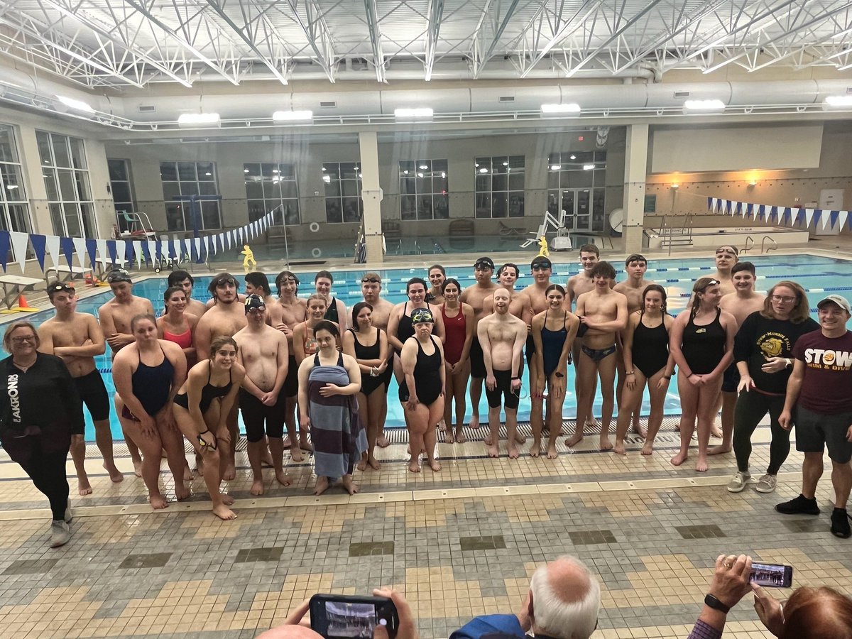 Special thanks to the families and swimmers of Summit Special Olympics Athletic Club for sharing the pool with us tonight for a stroke clinic. It was great to see our Alumni Andrew and Bobby and create great memories! <a href="/SMFSports/">SMFSports</a>