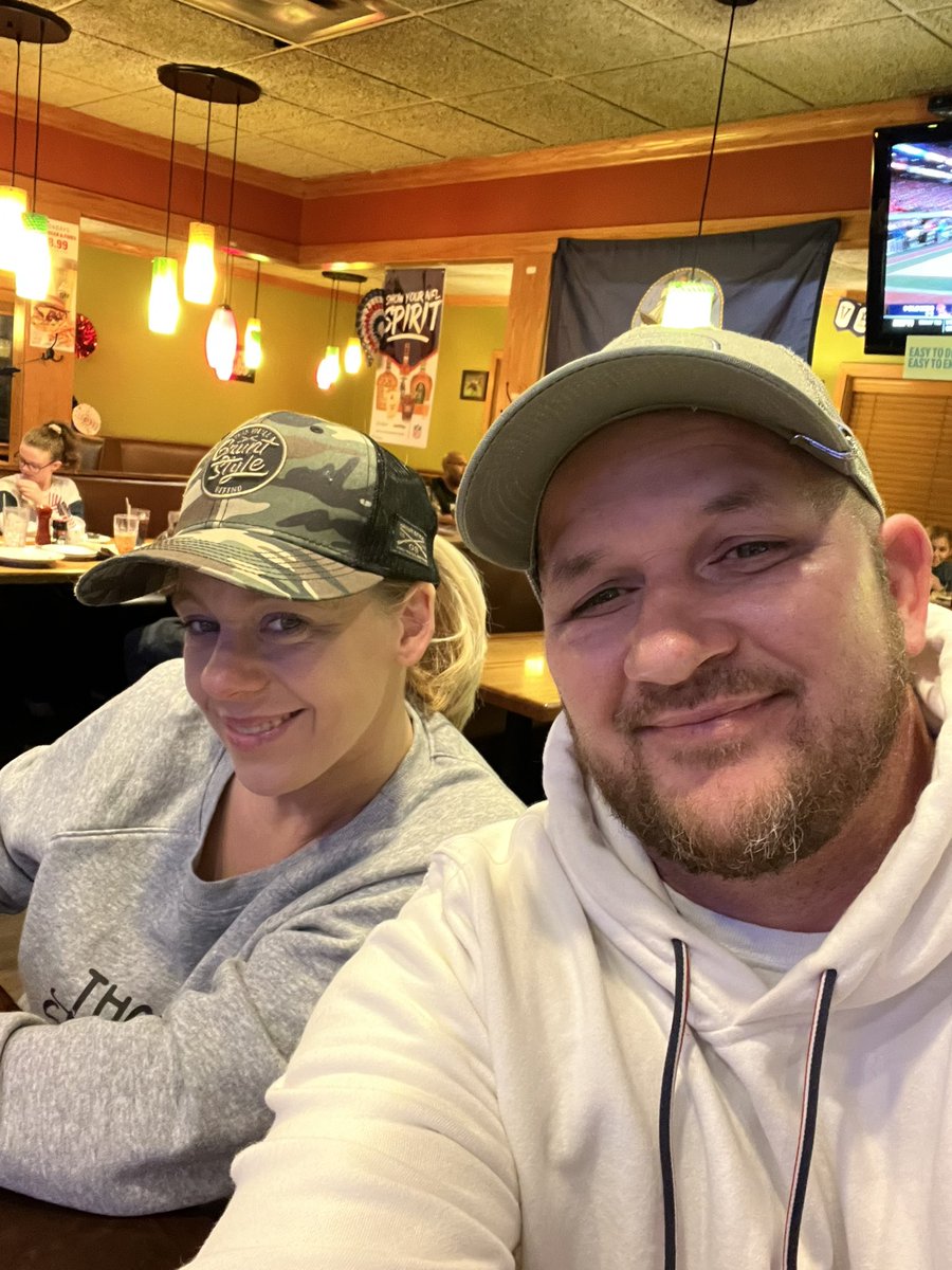 We fancy like @Applebees …. 
.. …. Thanks for chow !! 

#VeteransDay2023 #Military #TheMrs