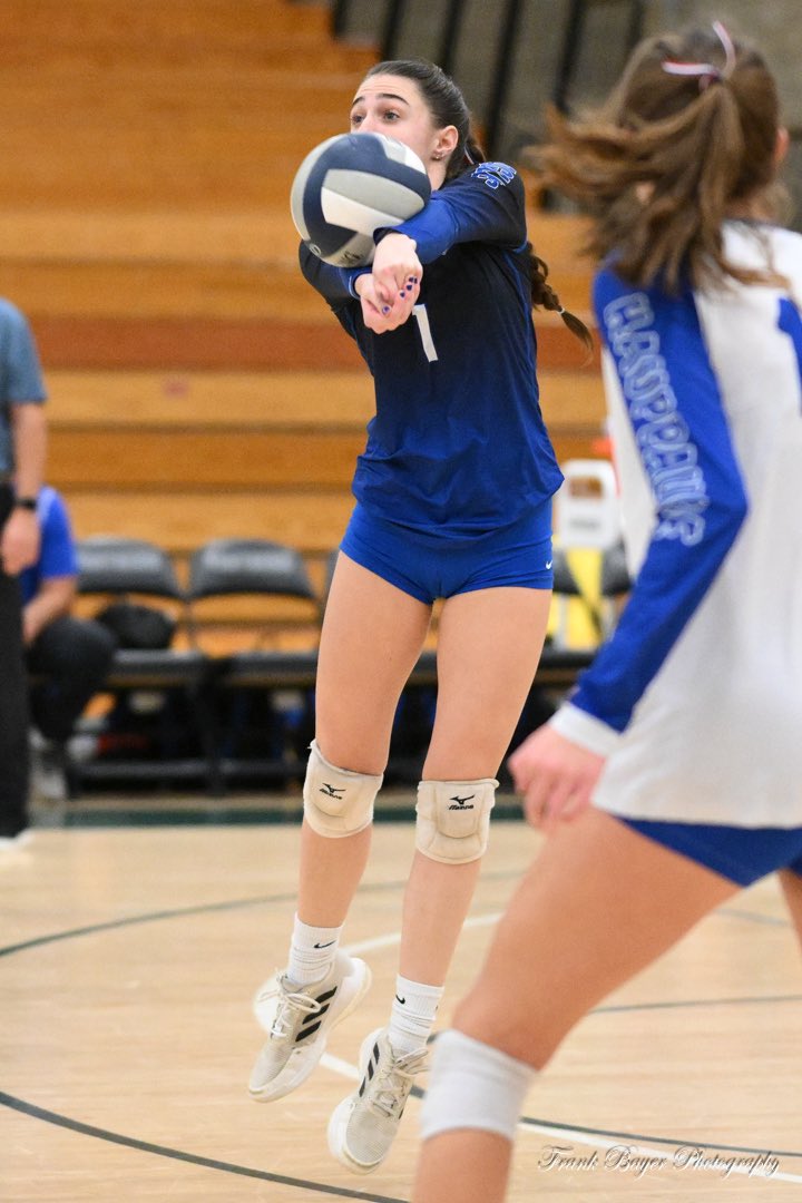 FBayerPhoto's tweet photo. Congratulations to the Hauppauge Girls Varsity Volleyball team on an amazing season. @HPS_Eagles @HPSAthletics https://t.co/jAQNZRrmSq