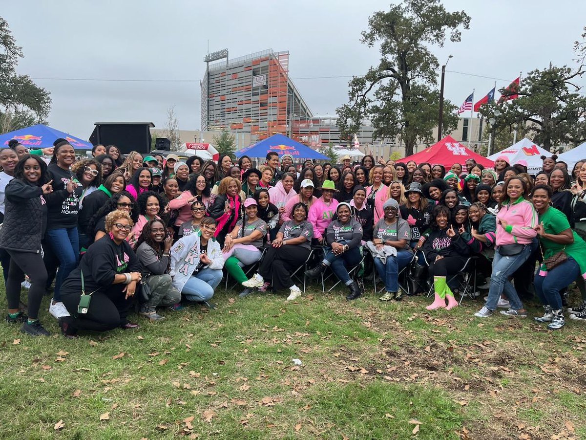 SayitSavoy's tweet image. Homecoming 2023! Love @UHAKAs #Fall05 #epsilonlambda @UHCougarFB #27ElementsofEnvy