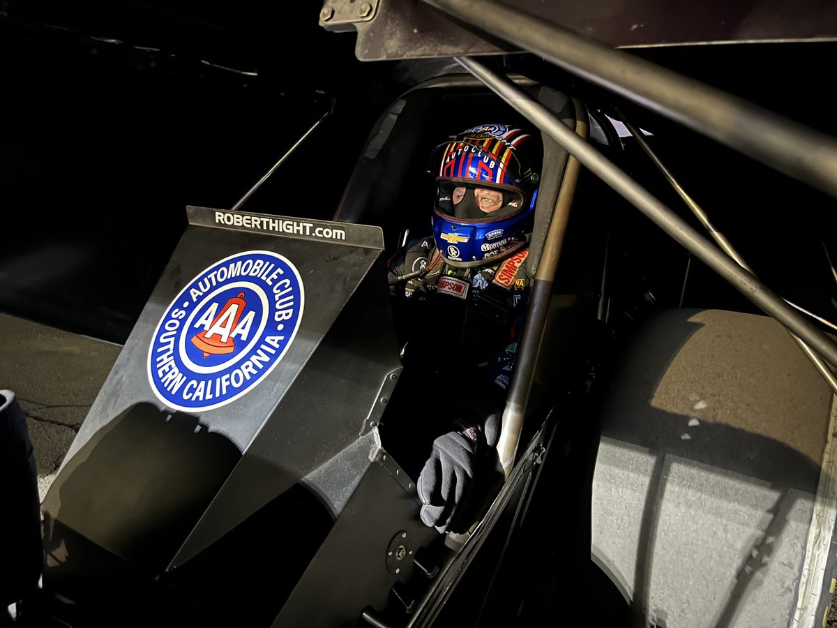 JFR_Racing's tweet photo. Q4 RESULTS: @roberthight7000 to the 🔝 

3.844 at 331.61 mph 

@AAASoCal #NHRAFinals https://t.co/S2Ln3RYMHu