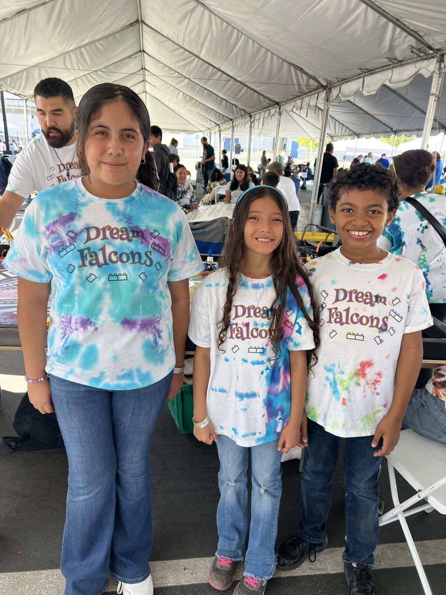 FalconsAvalon's tweet image. Dream Falcons Robotics Team is all in at the DistrictRobotics Tournament. We are proud of them! #FalconsUnitedInExcellence #FalconRobotics