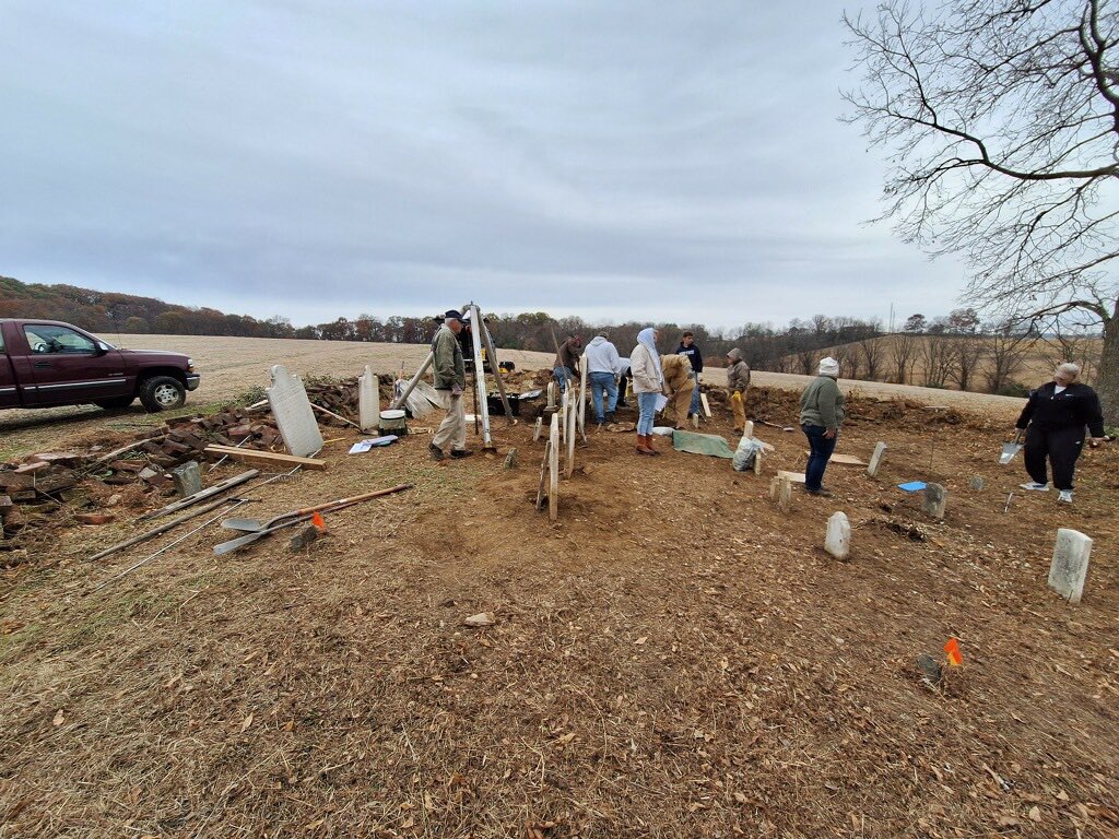 Lara_A_Thomas's tweet photo. (2) this the Kemp family burial ground last week, after multiple visits by dedicated volunteers and the Berks County Association of Graveyard Preservation (https://t.co/OW8isBDyPt) and some pro bono assistance with Mosko Monument Cemetery Services. https://t.co/JGjaQnS9Ig