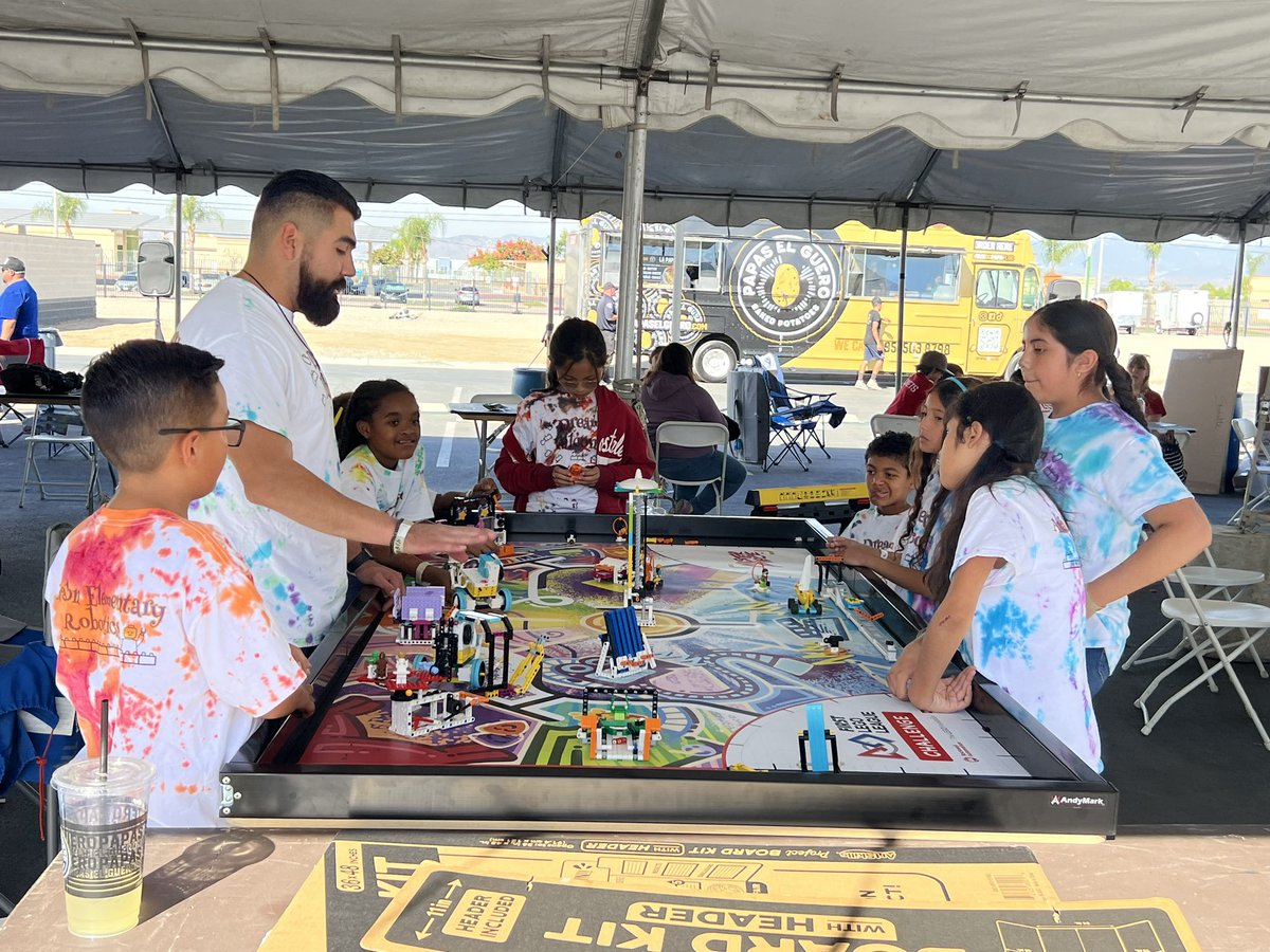 FalconsAvalon's tweet image. We thank Coach Ortiz for guiding our Dream Falcons Robotics Team! We appreciate Mrs. Mejia for her support on tournament day! #FalconsUnitedInExcellence #FalconRobotics