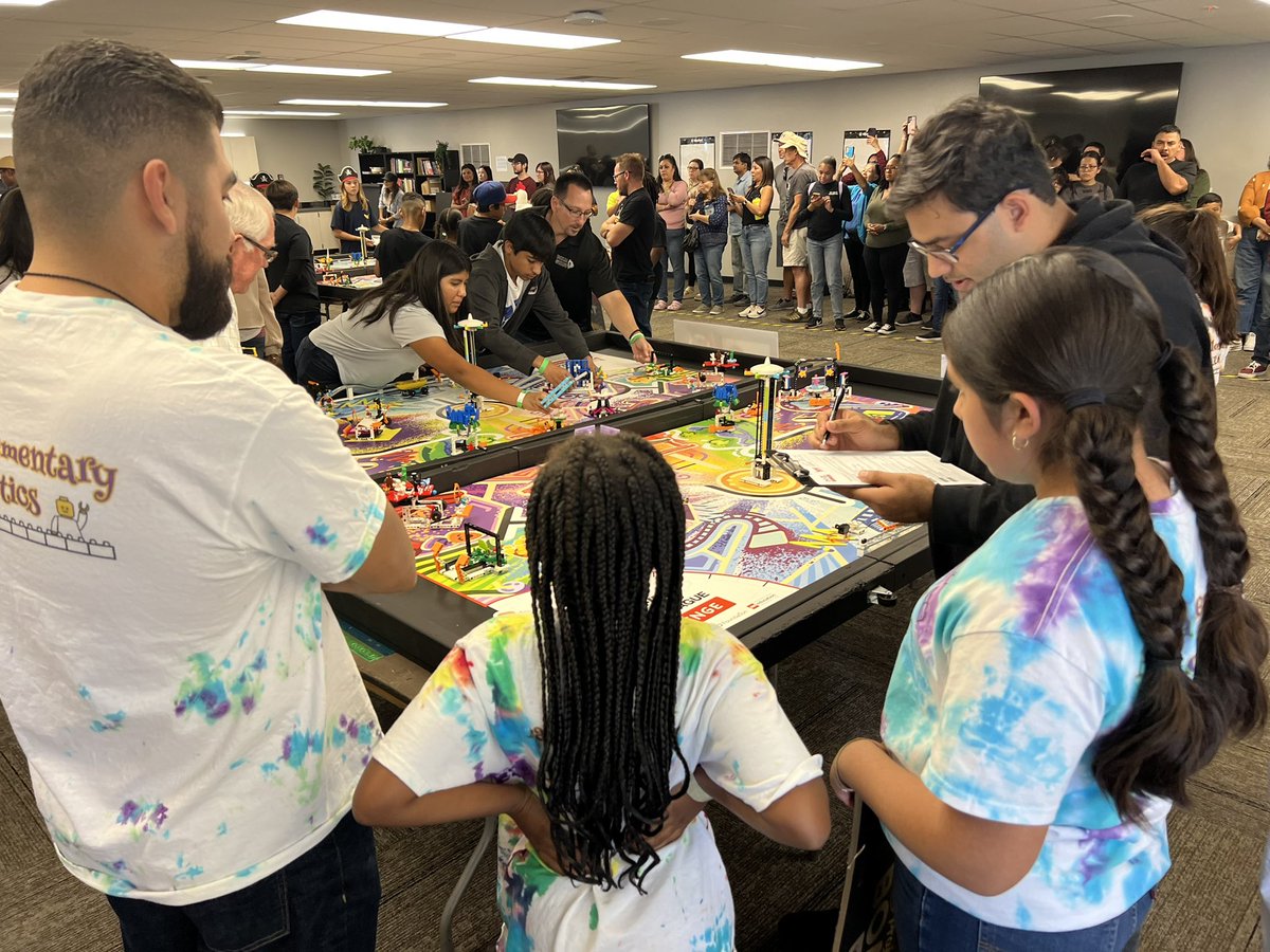 FalconsAvalon's tweet image. We thank Coach Ortiz for guiding our Dream Falcons Robotics Team! We appreciate Mrs. Mejia for her support on tournament day! #FalconsUnitedInExcellence #FalconRobotics
