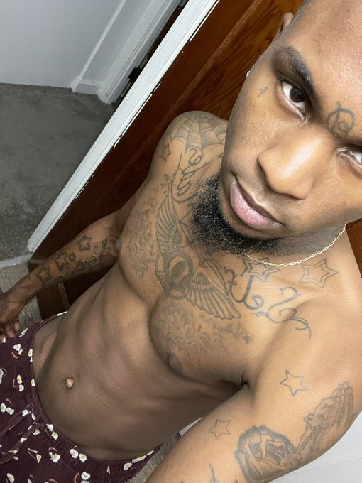 🖤🥷🖤 https://t.co/gxGcMC1ChY