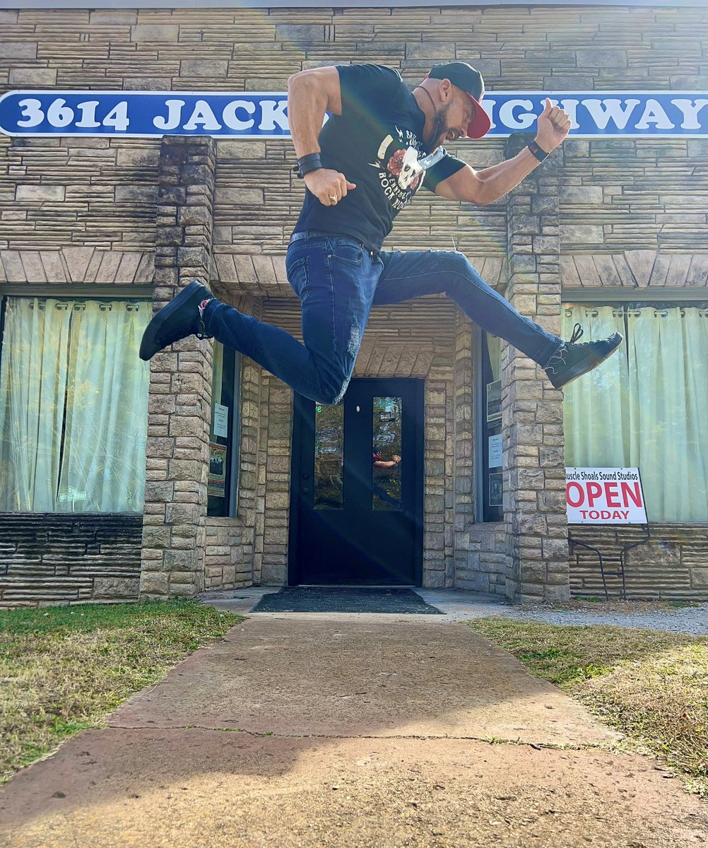 Troy Bond tweet media