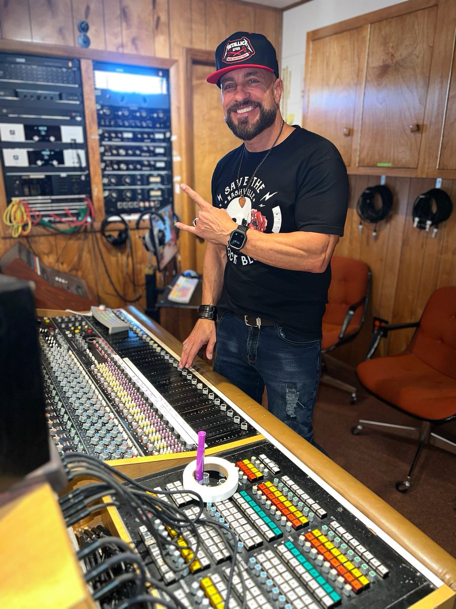 Troy Bond tweet media