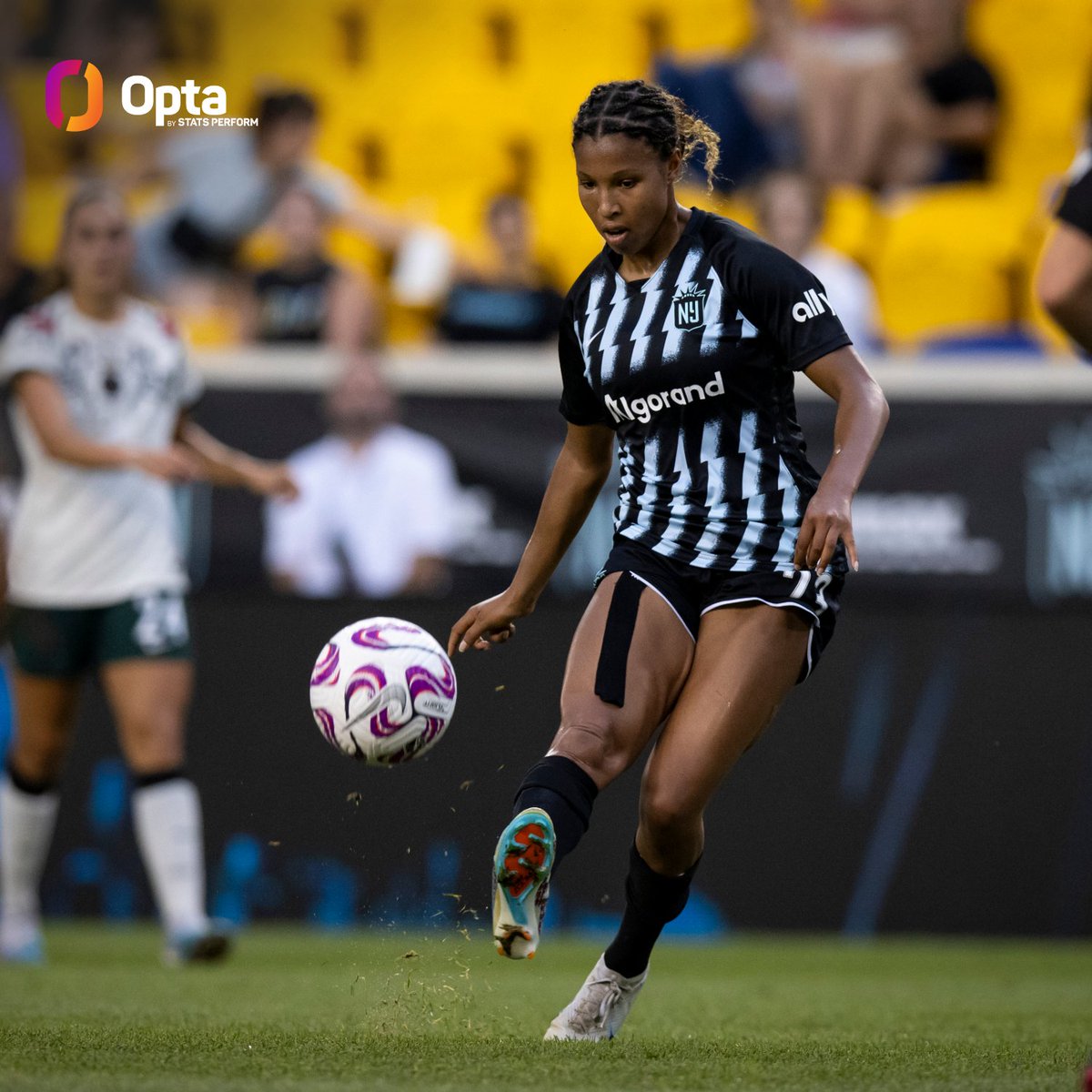 2 - Midge Purce is the second player to record multiple assists in an #NWSLChampionship match along with Lauren Holiday for FC Kansas City in 2014. Delivery.