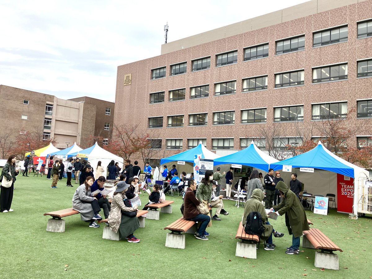 TEAM_EXPO_FES's tweet photo. 🎶 TEAM EXPO FES in吹田 🎶

始まりましたよ〜✨

関西大学千里山キャンパスで
色んなコンテンツご用意して
お待ちしてます👍

今から
ジュンコ三姉妹のヨガレッスンです🧘‍♀️

#teamexpofes https://t.co/iSNQcwQr7j