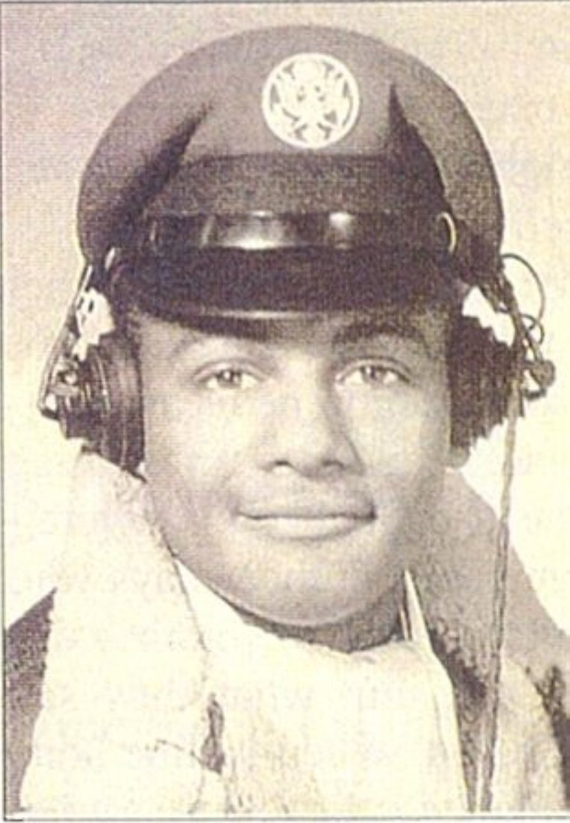 BobWoodson's tweet photo. This is a picture of me when I was 17 in the Air Force Space Program. Love serving my country! Happy Veterans Day! https://t.co/4aBFm2LFH0