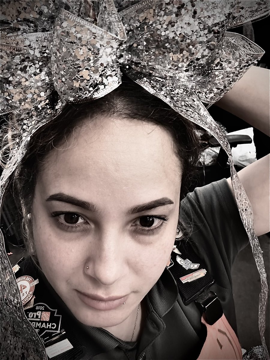 camil1982's tweet photo. Christmas is coming 🎄 👑 https://t.co/0ZQosMqYcC
