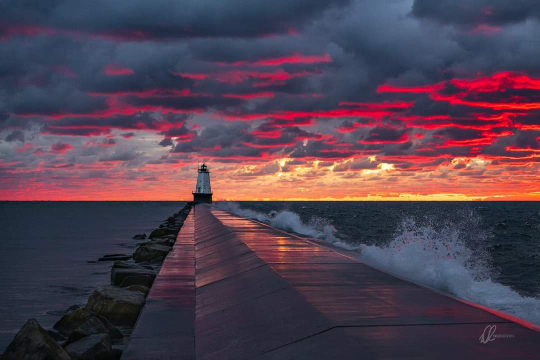 skwolford's tweet image. Photo: nickirwinimages.com #Ludington November 11, 2023 @LakeMichigan13 Just beautiful.