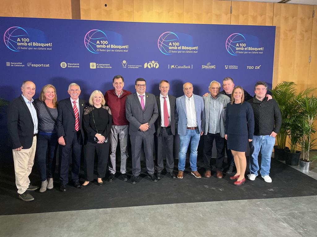 La Junta Directiva i treballadors de l'RT de Tarragona van estar presents al sopar del Centenari de la <a href="/FCBQ/">FCBQ</a>