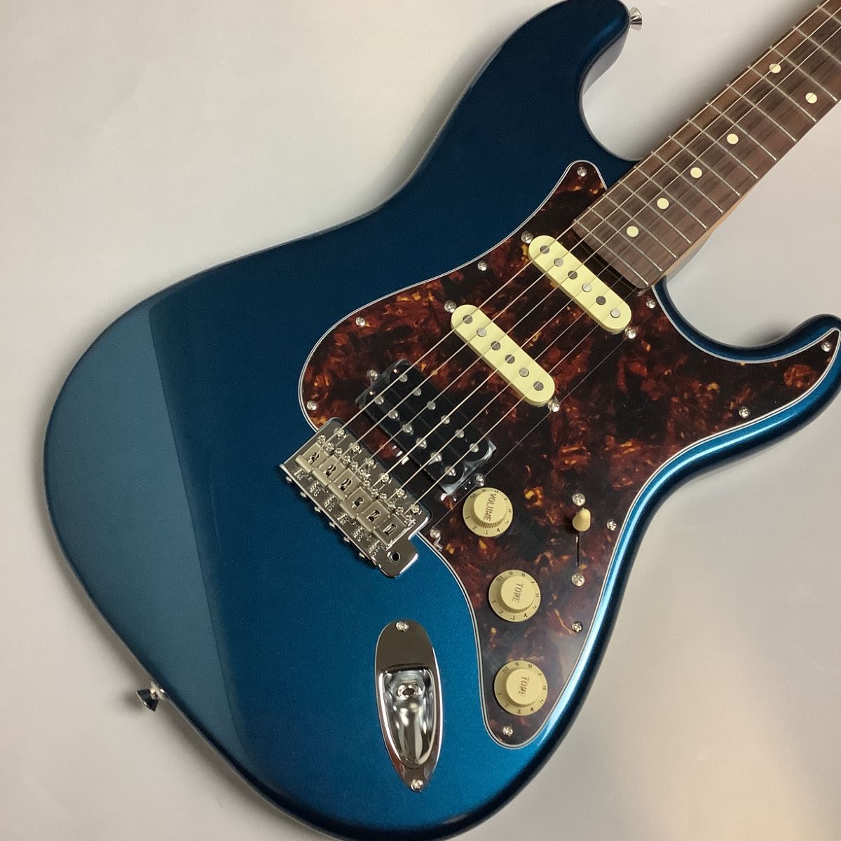 ☆MG4☆新品弦交換済☆美品☆BÙSKER'S ストラト ブルーM SSH☆ ☆MG4☆新品弦交換済☆美品☆BÙSKER'S ストラト ブルーM SSH☆ - メルカリ