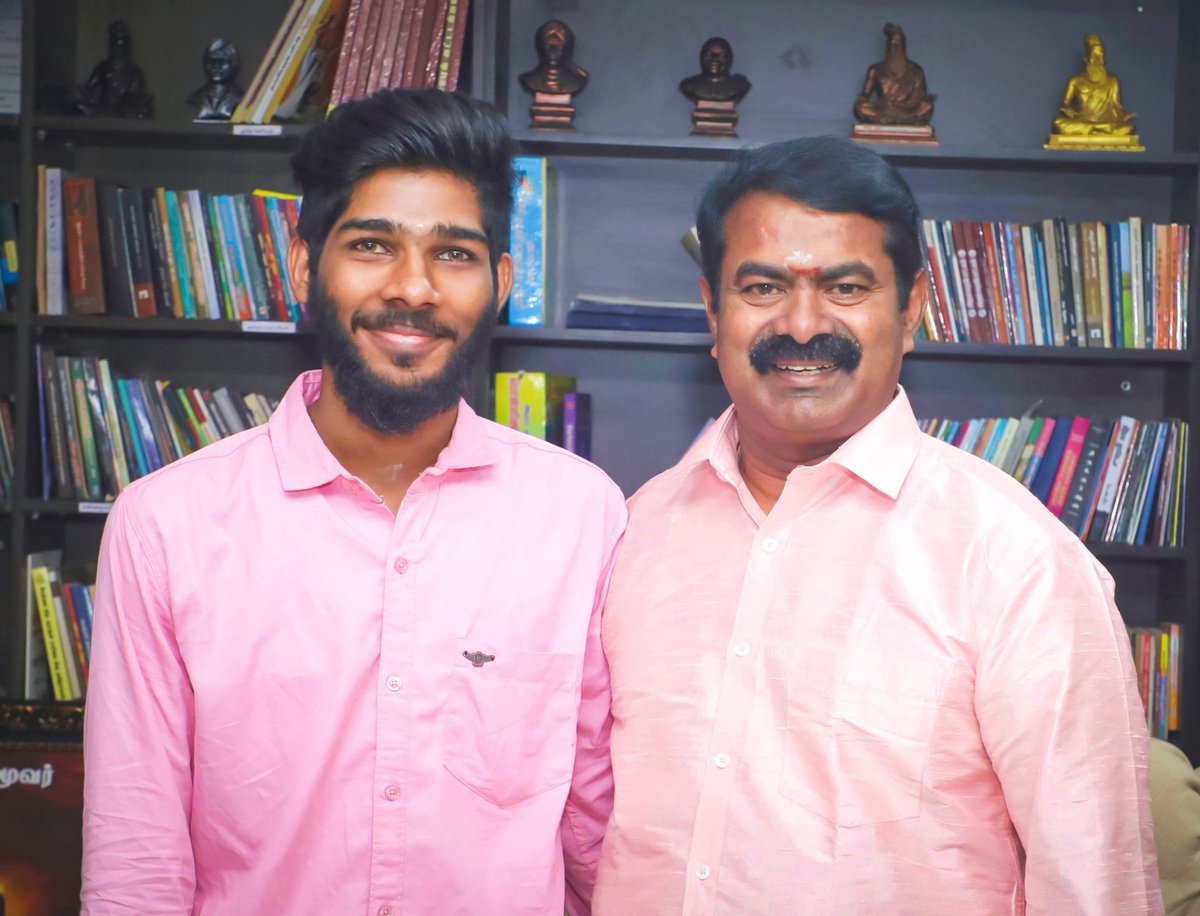 lokesh4534's tweet photo. அண்ணன் @Seeman4TN அவர்களுடன் 🥰❤️💥👑 https://t.co/BwFoLBoyU6