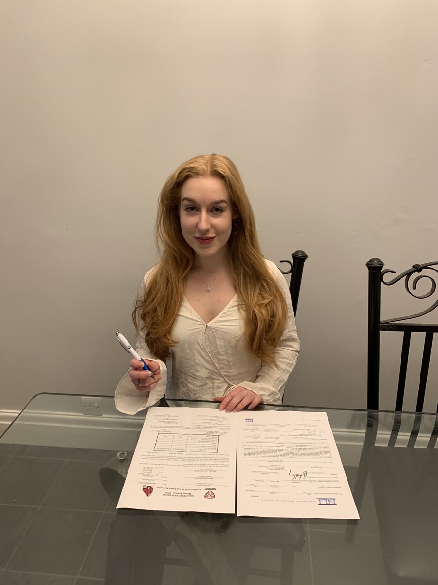 Zoe Lewis tweet media