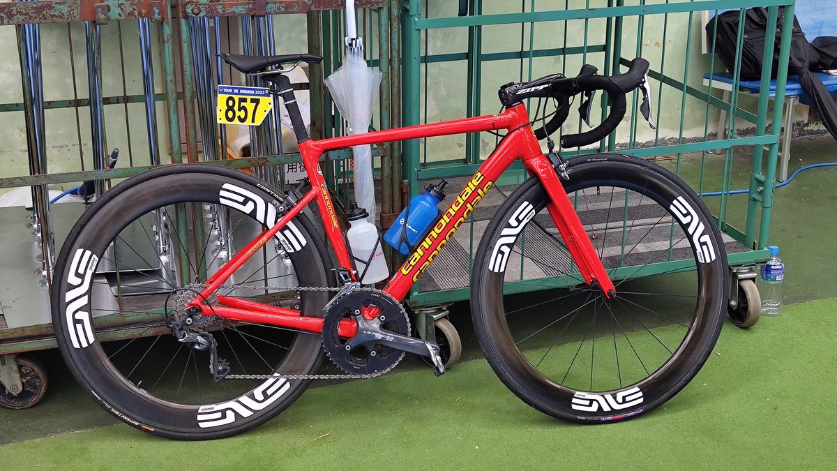 ツールド沖縄お疲れ様でした！
140kmオープンの結果は
熊田 61位
永井 DNF(128km)
でした！
雨でしたが落車せず無事帰って来れて良かったです😁