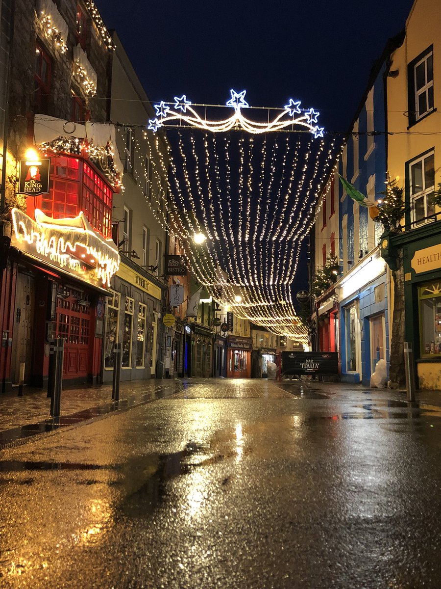 Máire Ní Éineacháin tweet media