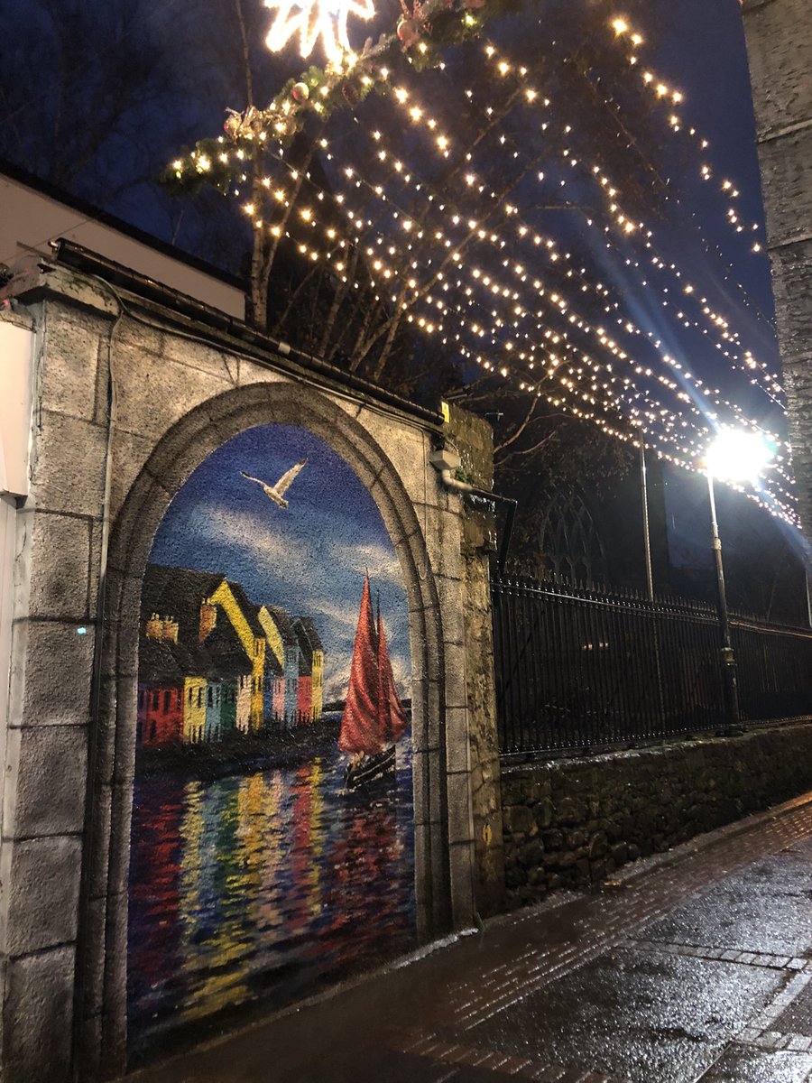 Máire Ní Éineacháin tweet media