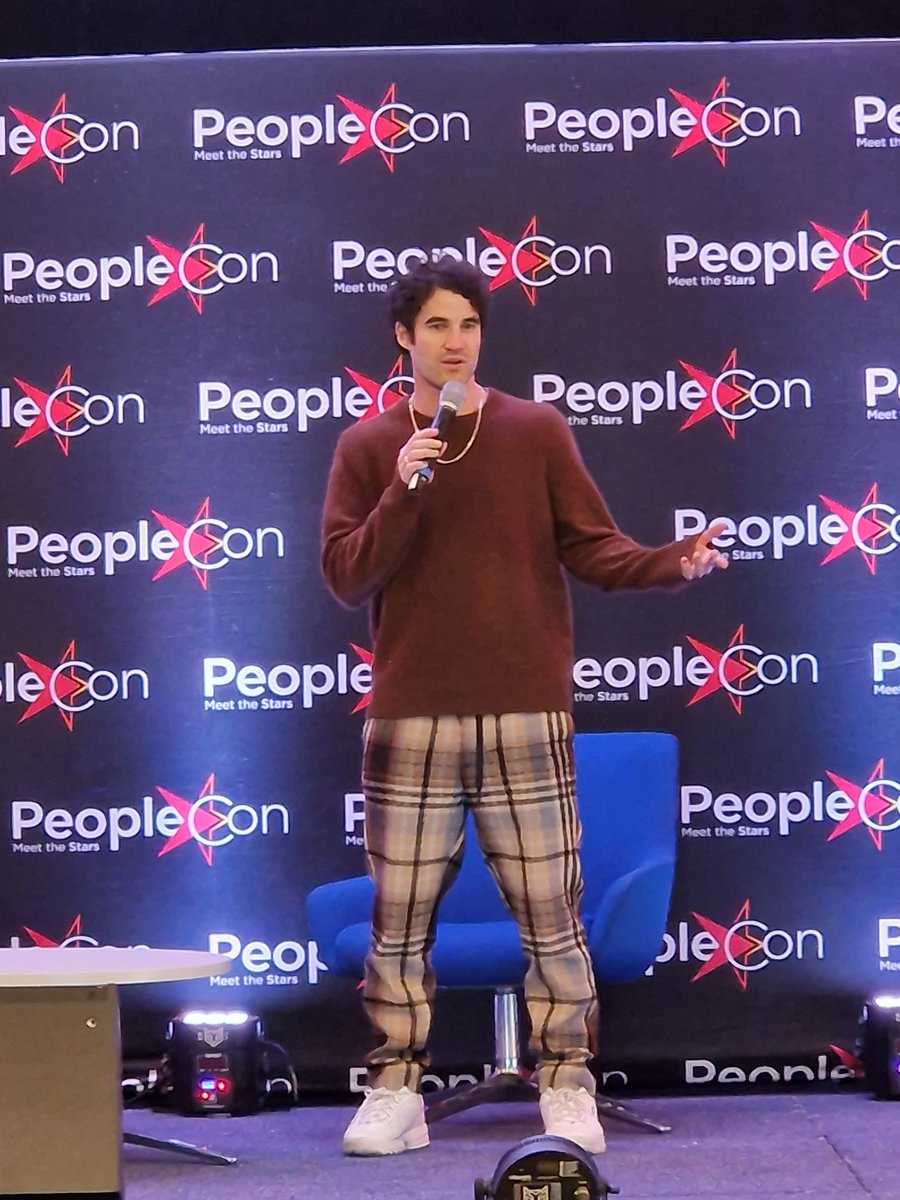 He is such a sweetheart🥰 And kind and so welcoming.

And I met sooo many people because of him. You guys were sooooo awesome. Love you all And thank you for this special day 🥰

#darrencriss #fanconvention #Paris #peoplecon