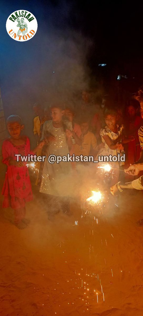 1200 Pak Hindu refugee kids celebrating Deepavali for first time. We've adopted them for Vidya Daan Yajna- free education & Dharma Shiksha U can make festival meaningful by sending Aahuti in Yajna for a kid/ more (5k for a kid for a year) UPI/GPay agnikiran@upi…