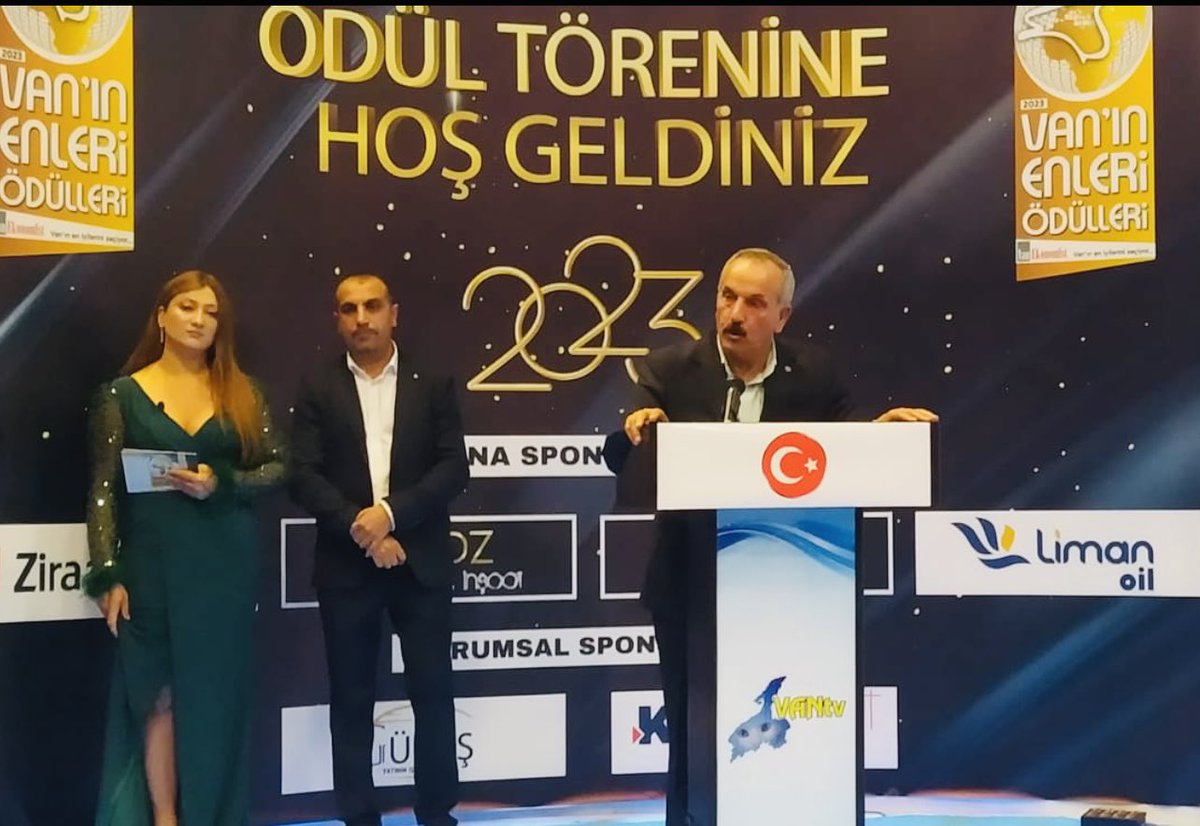 ZEOR Medya &amp; Van Ekonomist 
Dergilerinin kurucuları olan
Sn <a href="/orhan_olgun/">Orhan Olgun</a> &amp;  Sn <a href="/zekiyigit_/">zeki yiğit</a> in
Organize ettiği 9. su düzenlenen
Yılın En leri proğramına katılım sağladık.

Vana katma değer kazandıran bu gibi etkinlikleri sonuna kadar destekliyoruz ve yanlarındayız