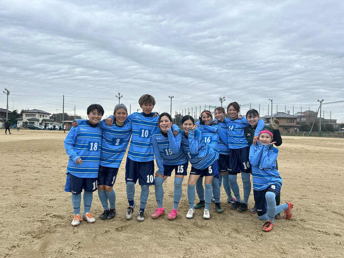 amichasu0811's tweet photo. .
大好きなこのチームで戦えるのもあと少し！
リーグ戦2試合
カップ戦2試合
.
私はまだサッカーをやると思ってたけど、このタイミングでの引退...
オーバー30の出場予定も断りほんとにこれで最後かと思うとちょっと寂しい😢
.
またいつかどこかで一緒に蹴れたらいいな♡
あと少し応援お願いしますꉂ📣 https://t.co/YQnaNuMCXl