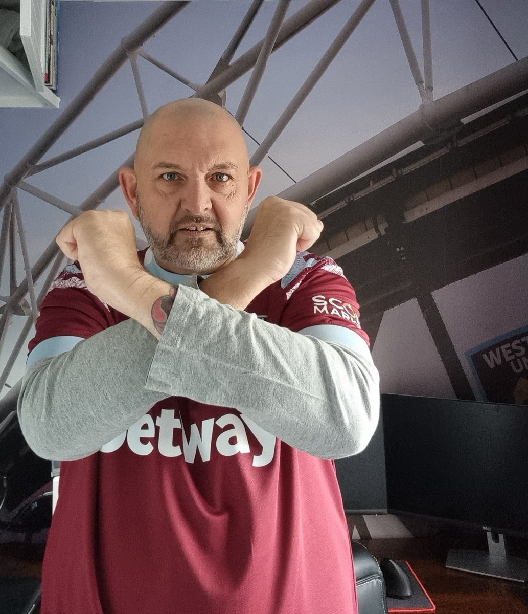 breamatweekends's tweet photo. Matchday preparation...a must win today to see ammers back in top half of table 

#COYI #lifelonghammer https://t.co/UTvvYNTKNE