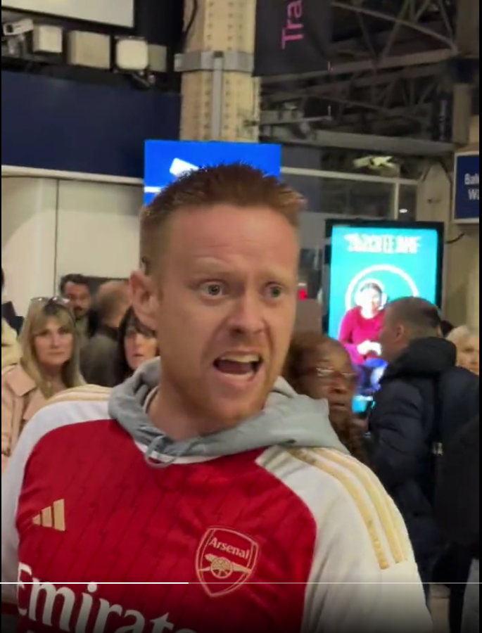 SalfordMe2023's tweet image. These are the racists from Waterloo Station yesterday.

They'll be pulling similar faces when the unlubed dildo of consequences catches up with them 🫤