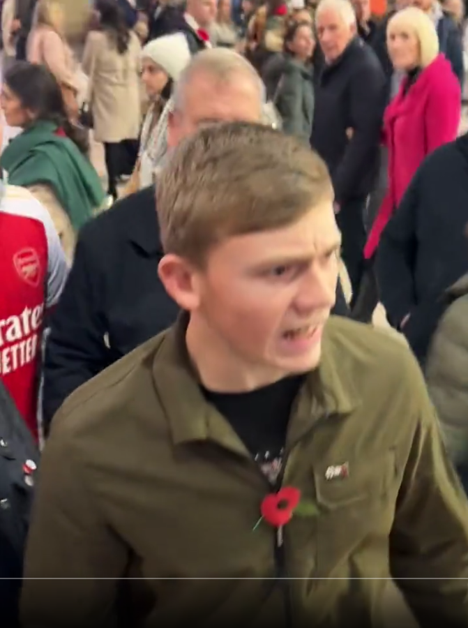 SalfordMe2023's tweet image. These are the racists from Waterloo Station yesterday.

They'll be pulling similar faces when the unlubed dildo of consequences catches up with them 🫤