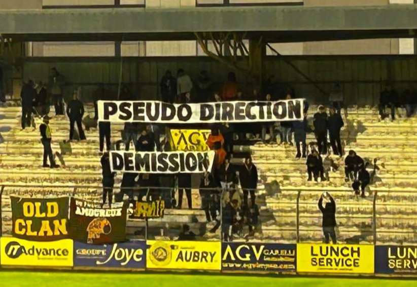 Message pour la direction du @Sportingclubtoulon qui estime qu'il y a des pseudos supporters à #toulon.

#direction #demission #nouveau #projet #URGENT